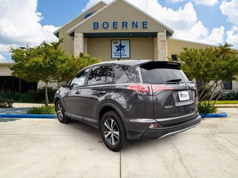 Used 2018 Toyota RAV4 XLE image 3