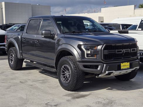 Used 2018 Ford F150 Raptor w/ Equipment Group 802A Luxury image 3