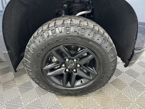 Used 2019 Chevrolet Silverado 1500 Custom Trail Boss w/ Custom Convenience Package AWD/4WD image 12
