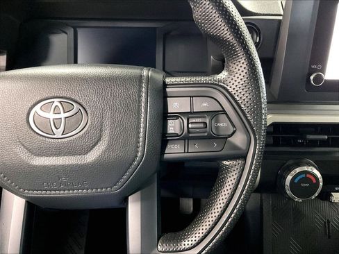Used 2025 Toyota Tacoma SR5 AWD/4WD image 23