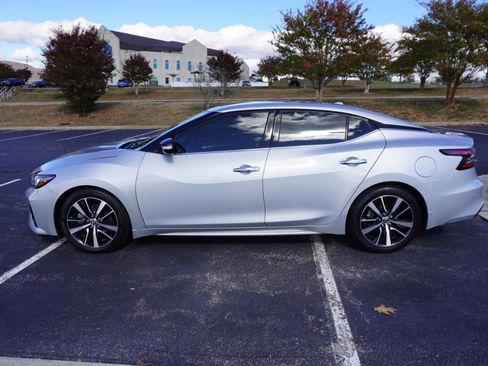 Used 2022 Nissan Maxima SV w/ Floor Mat Group image 5