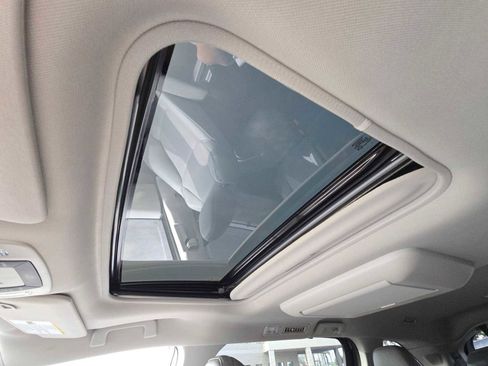 Certified 2024 Toyota Sienna XLE w/ XLE Plus Package image 34