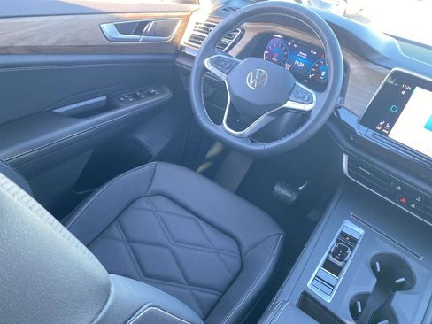 New 2026 Volkswagen Atlas SE FWD image 10