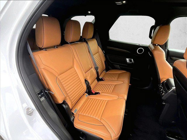 Used 2018 Land Rover Discovery HSE AWD/4WD image 26