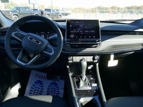 New 2026 Jeep Compass Latitude image 16