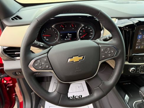 Used 2023 Chevrolet Traverse LT AWD/4WD image 16