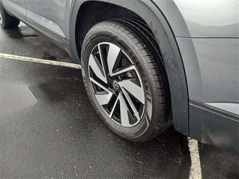 Used 2025 Volkswagen Atlas SE image 10
