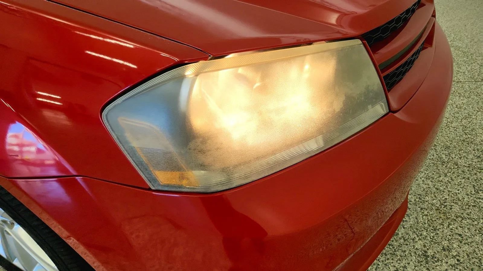 Used 2013 Dodge Avenger SE FWD image 30