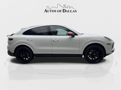 Used 2020 Porsche Cayenne w/ Premium Package image 10