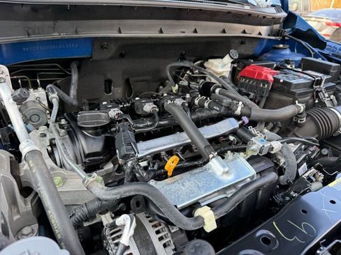 Used 2024 Nissan Kicks SR image 31