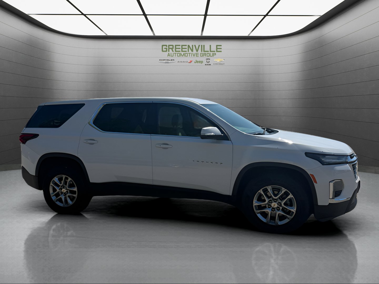 Used 2022 Chevrolet Traverse LS FWD image 4
