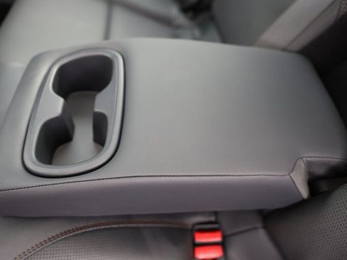 Used 2025 Toyota Camry XLE image 40