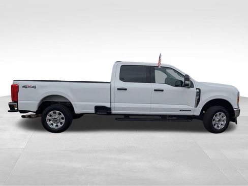 Used 2024 Ford F250 XLT AWD/4WD image 3