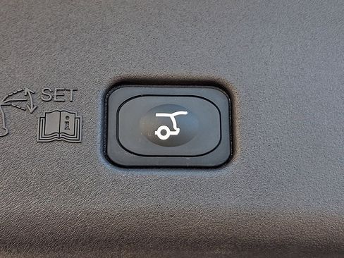 Used 2025 Lincoln Nautilus Black Label AWD/4WD image 29