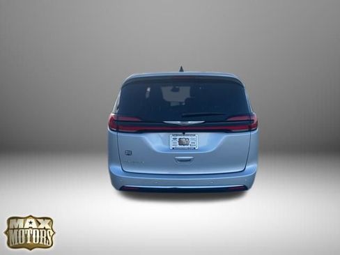 New 2026 Chrysler Pacifica Select image 8