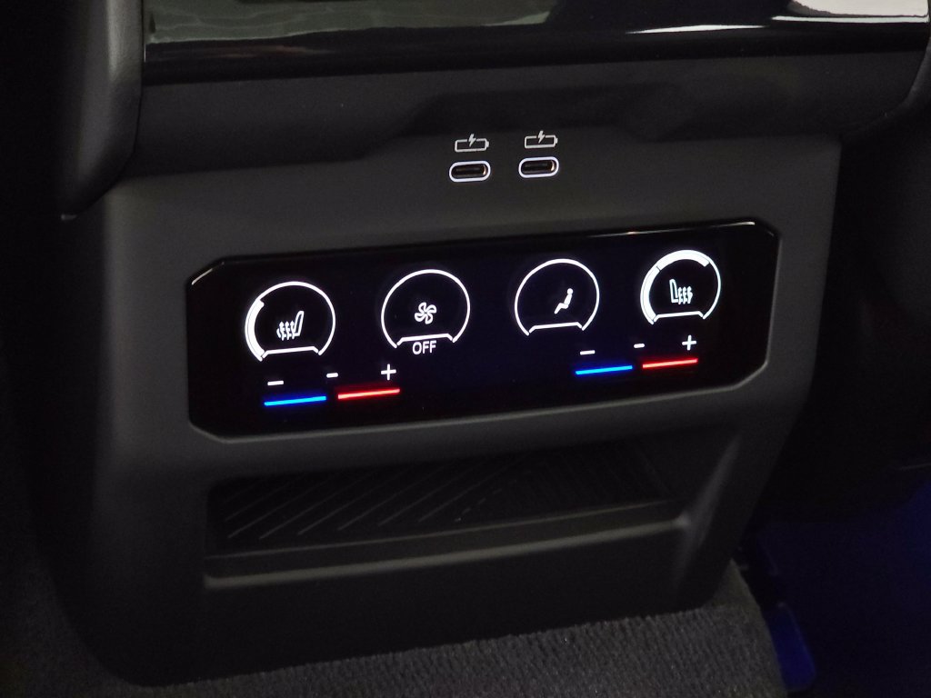 Used 2026 BMW M5 Touring AWD/4WD image 42