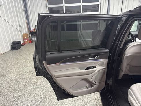 Used 2023 Jeep Grand Cherokee L Overland w/ Advanced Protech Group III AWD/4WD image 16