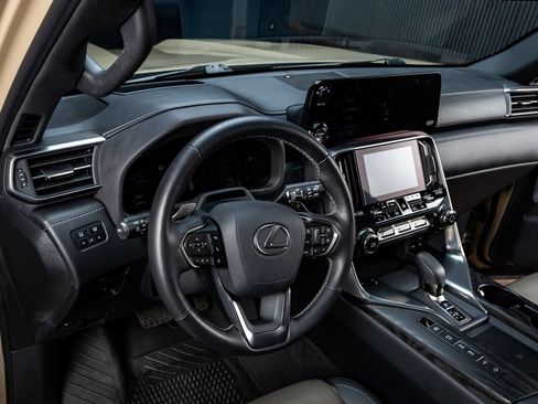 Used 2025 Lexus LX 700h Overtrail w/ Accessory Package (Z1) AWD/4WD image 17