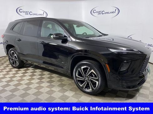 Certified 2025 Buick Enclave Sport Touring AWD/4WD image 10