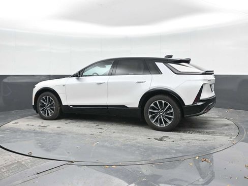 Used 2025 Cadillac Lyriq Sport AWD/4WD image 3