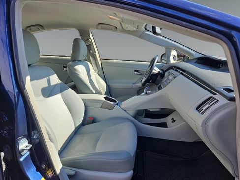 Used 2015 Toyota Prius Four image 14