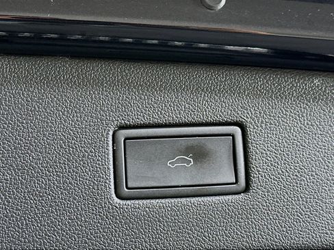 Used 2024 Volkswagen Tiguan Wolfsburg Edition image 28