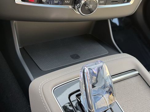 New 2026 Volvo XC90 B6 Plus w/ Protection Package Premier image 24