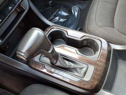 Used 2020 GMC Canyon SLE w/ Elevation Edition RWD image 15