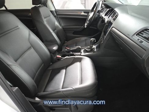 Used 2018 Volkswagen Golf SE FWD image 18