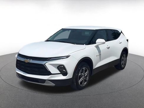 Used 2025 Chevrolet Blazer LT FWD image 7