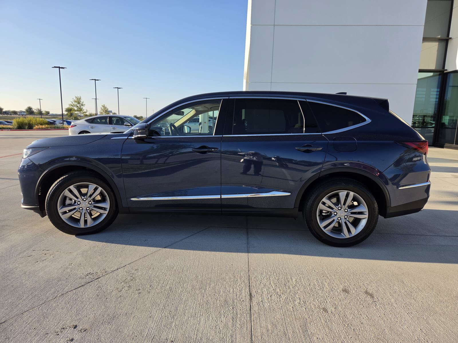 Used 2025 Acura MDX FWD image 3