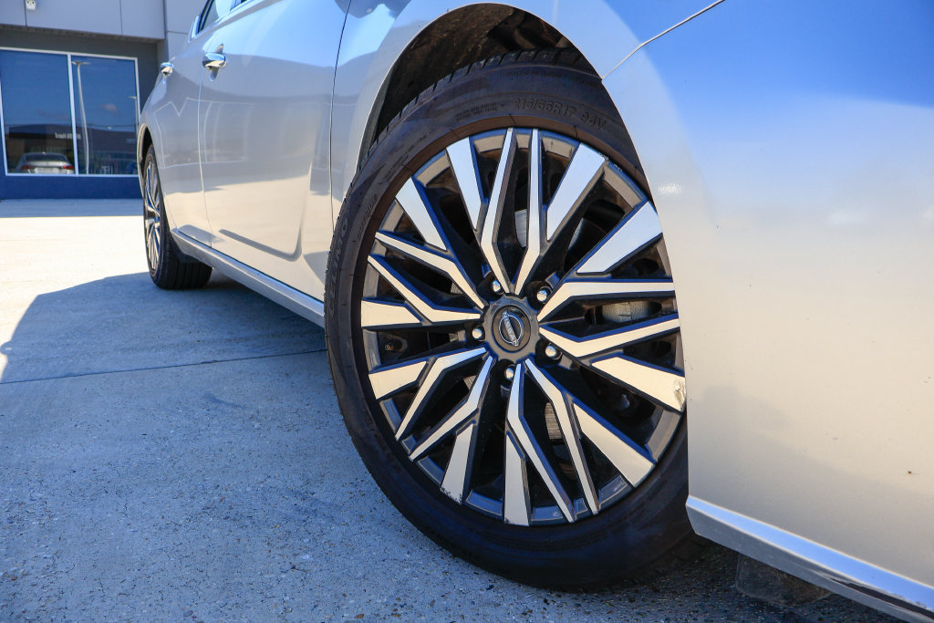 Used 2024 Nissan Altima 2.5 SV FWD image 26