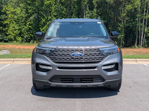 Used 2023 Ford Explorer XLT w/ Equipment Group 202A RWD image 7