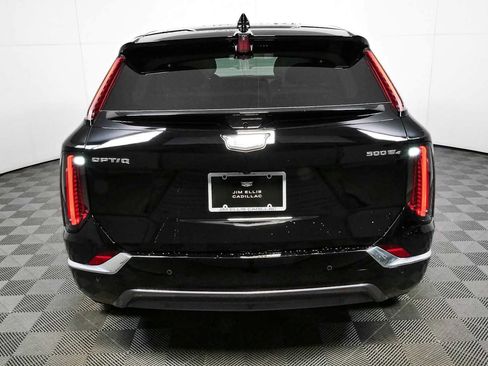 Certified 2025 Cadillac Optiq Luxury 1 AWD/4WD image 29