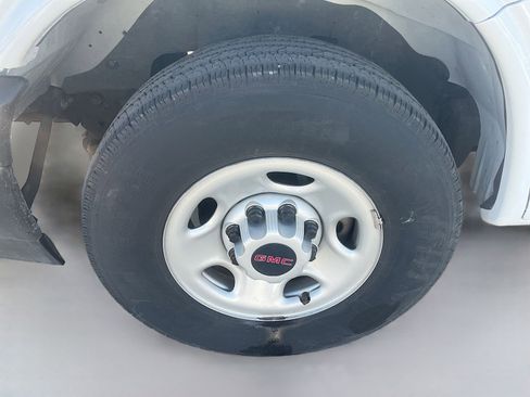 Used 2023 GMC Savana 2500 Extended w/ Driver Convenience Package RWD image 26