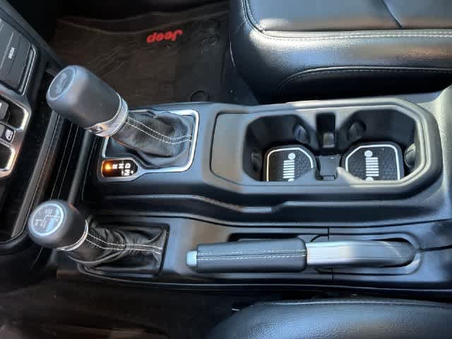 Used 2021 Jeep Wrangler Unlimited Sahara w/ Cold Weather Group AWD/4WD image 23