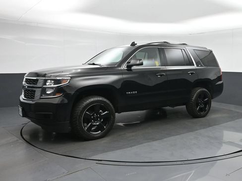 Used 2017 Chevrolet Tahoe LT w/ LT Midnight Edition AWD/4WD image 3