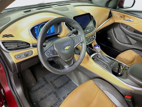 Used 2017 Chevrolet Volt Premier w/ Driver Confidence II Package image 2