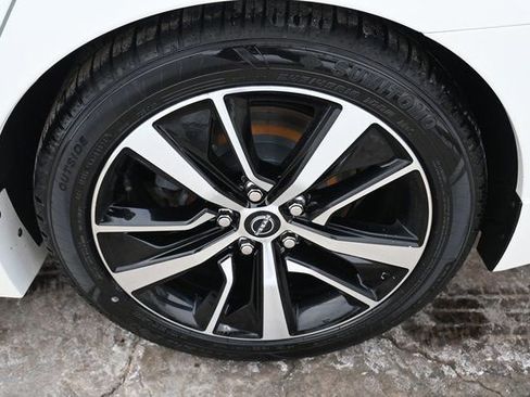 Used 2023 Nissan Maxima SL image 11