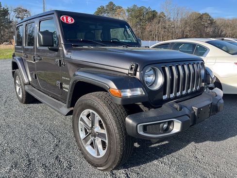 Used 2018 Jeep Wrangler Unlimited Sahara w/ Dual Top Group image 8