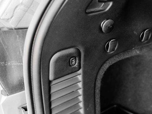 Used 2018 Jeep Grand Cherokee Trailhawk image 41