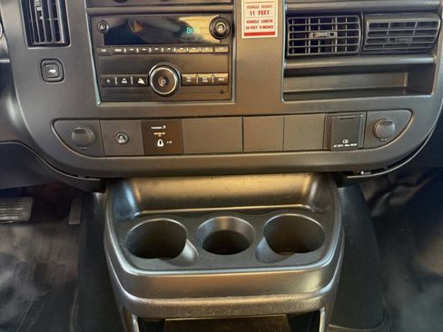 Used 2018 Chevrolet Express 3500 w/ Driver Convenience Package image 11