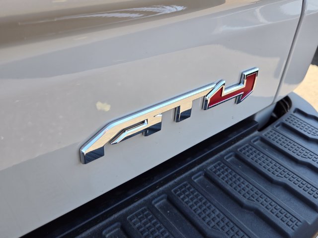New 2026 GMC Sierra 1500 AT4 w/ Technology Package AWD/4WD image 6