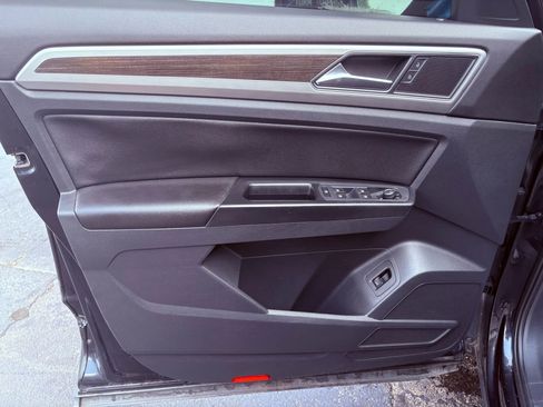 Used 2019 Volkswagen Atlas SE w/ Towing Package image 10