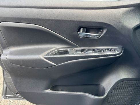 Used 2025 Nissan Versa SV FWD image 18