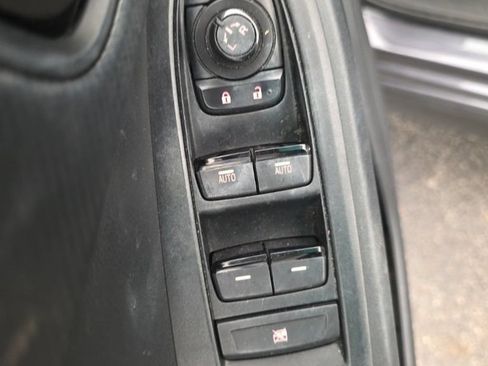 Used 2024 Subaru Crosstrek 2.0i Premium AWD/4WD image 13
