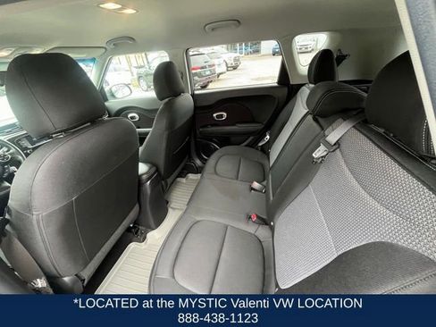 Used 2017 Kia Soul + FWD image 13