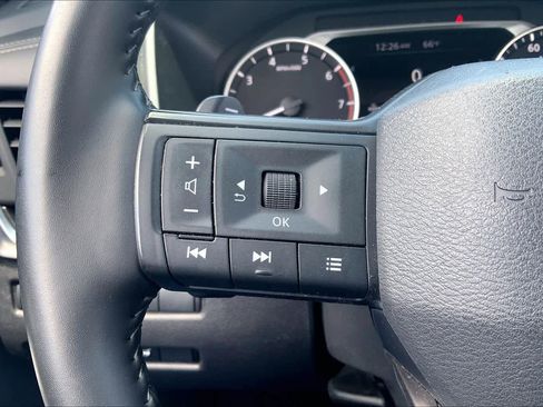 Used 2025 Nissan Rogue SV FWD image 24