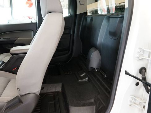 Used 2020 Chevrolet Colorado W/T RWD image 39