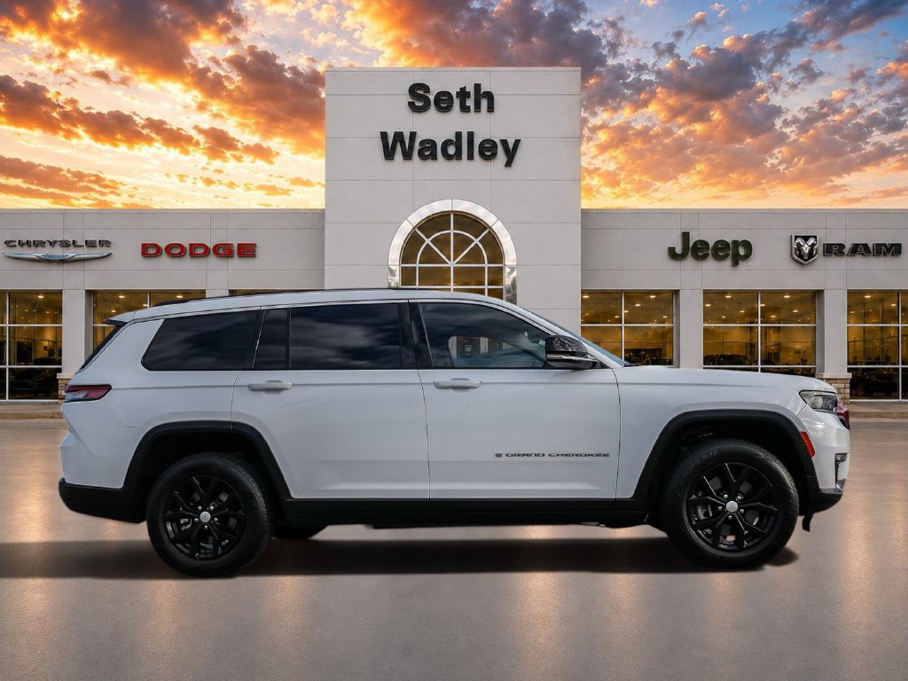 Used 2022 Jeep Grand Cherokee L Limited RWD image 8